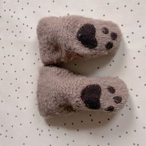 Super cute!!! Hand knit baby bear paws socks 🐻 🐾